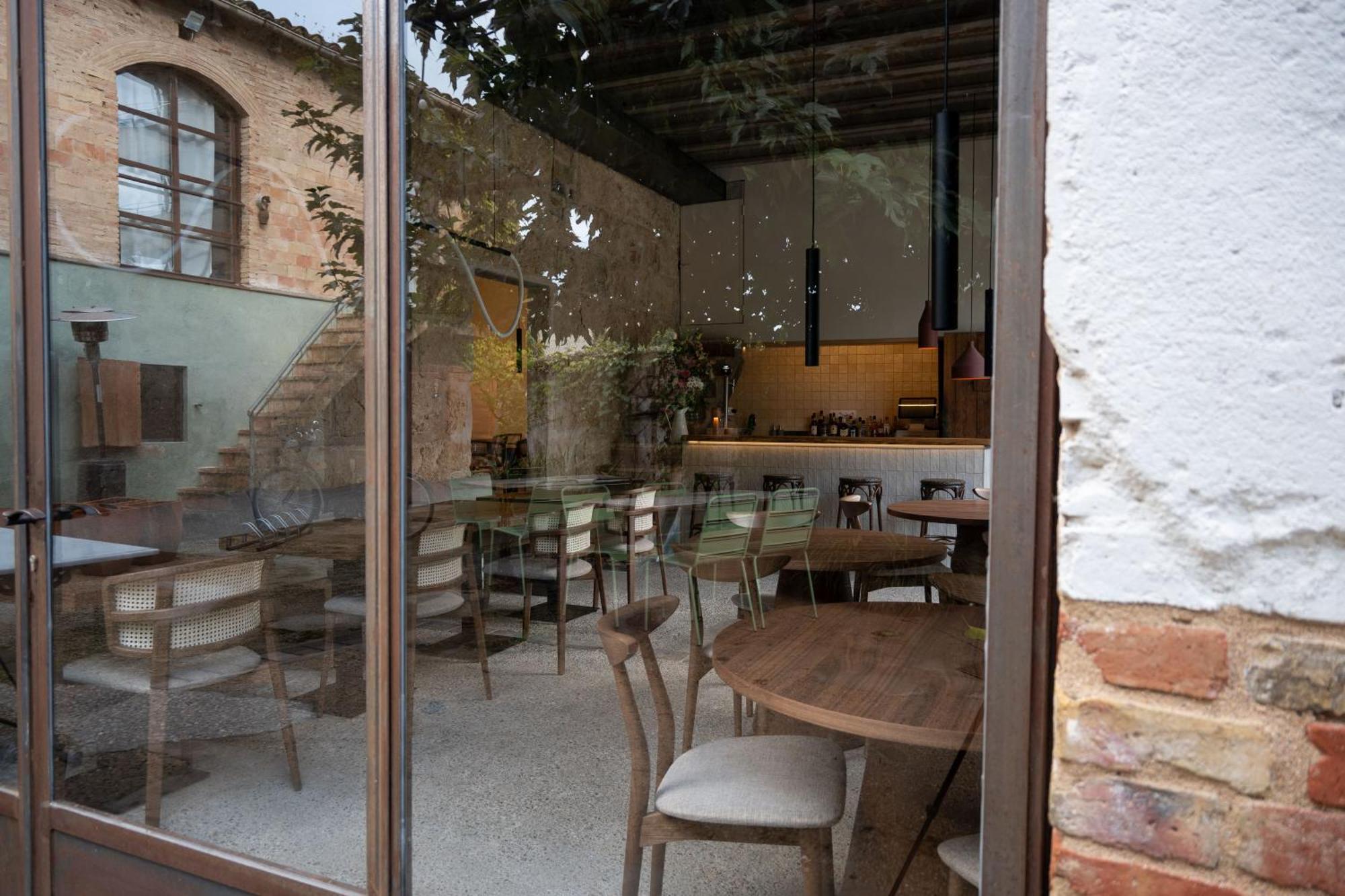 Flora Banyoles Exterior foto